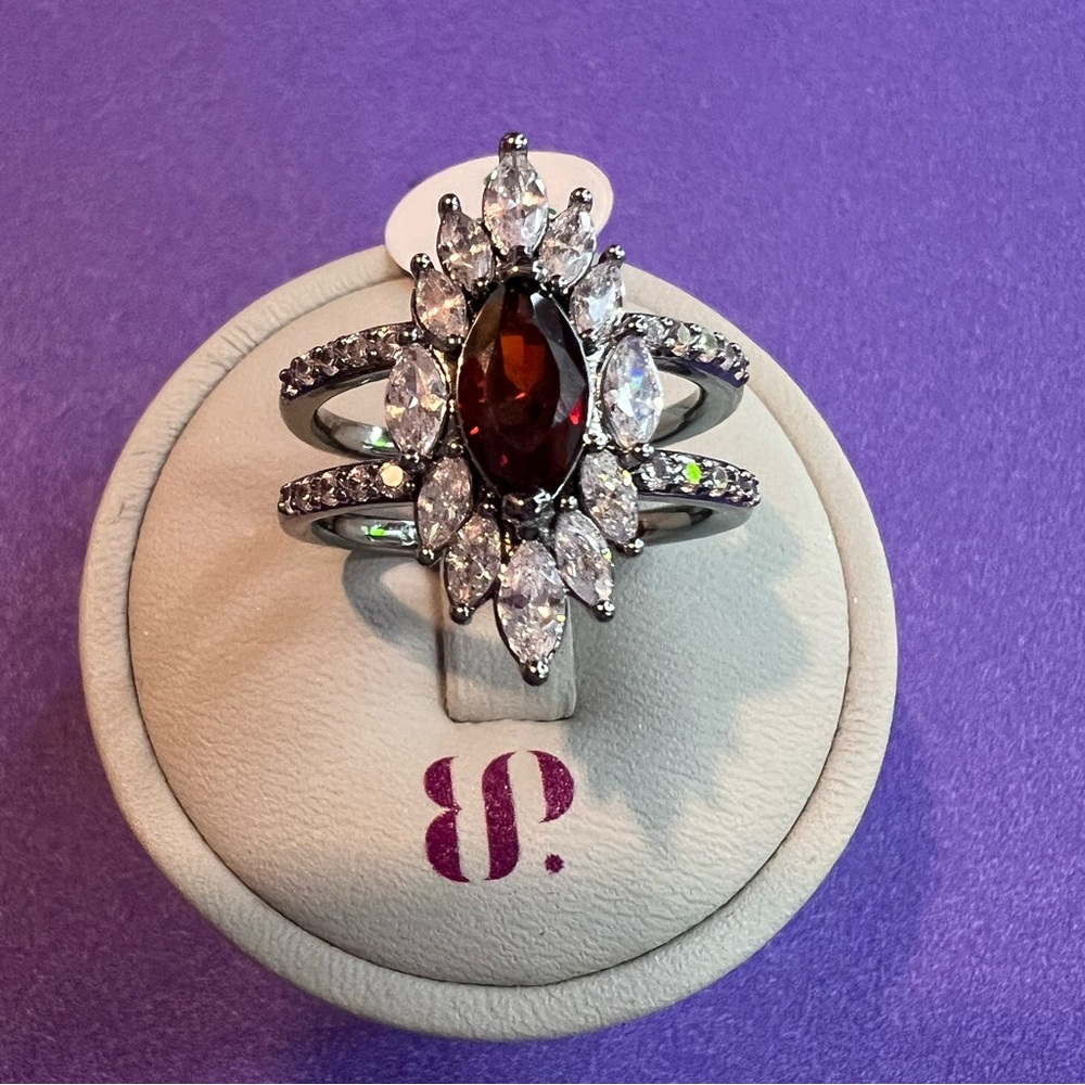 Bomb Party Ring “she’s a stunning moment” Size 8